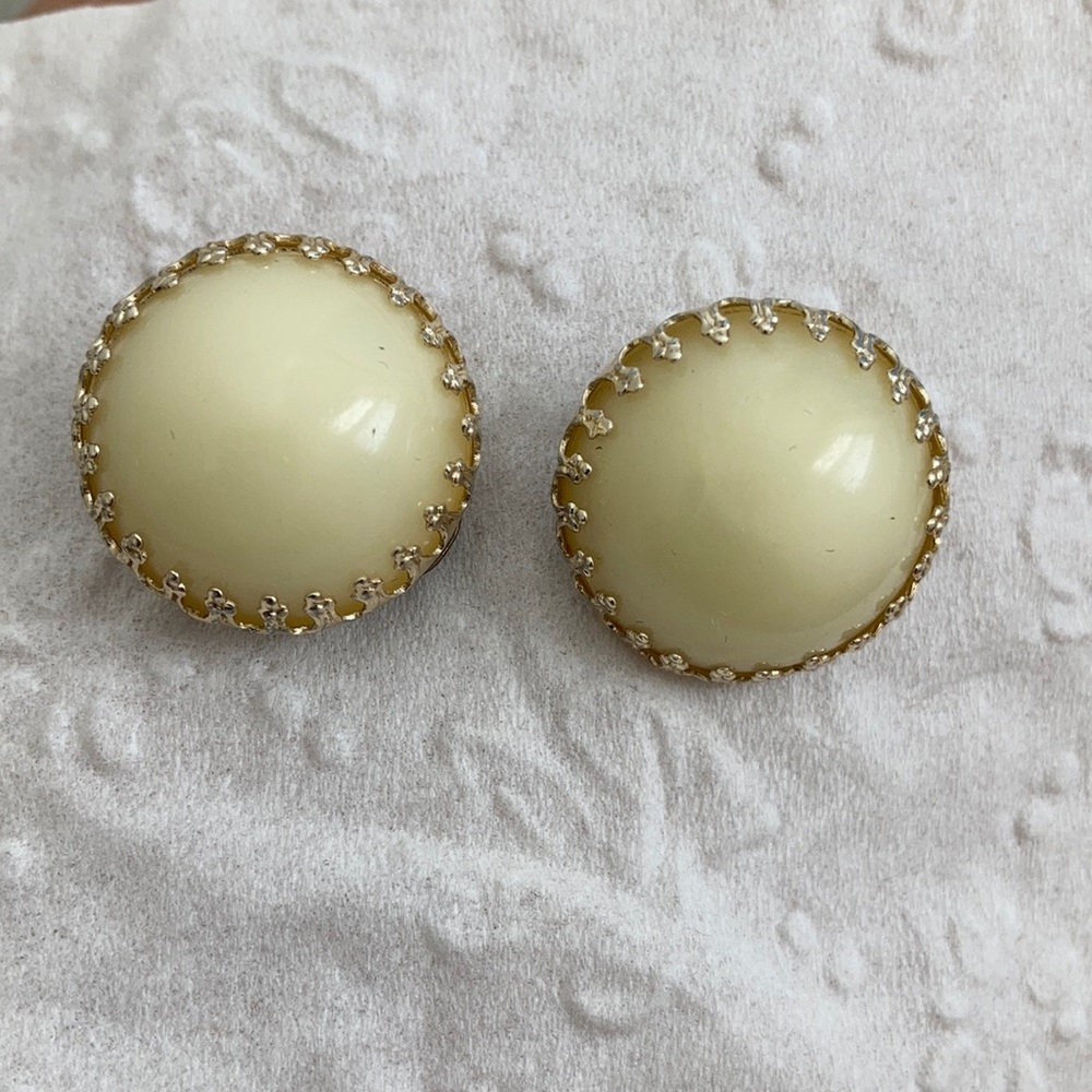 Vtg 18K RGP Rolled Gold Plate Clip-On Earrings Cream Dome Button Style MCM
